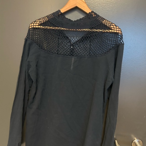Free People size L cutout blouse in navy size L great used condition - Picture 9 of 16